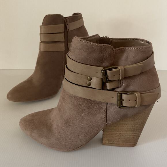 Heart in D Womens Brown Ankle Booties Chunky Block Heels Pointed Toe Size 7.5 - Picture 1 of 8